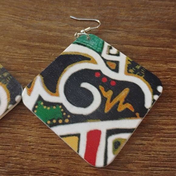 Women's Colorful Green White Back Red Square Dangle Earrings Statement Jewelry - Picture 3 of 5